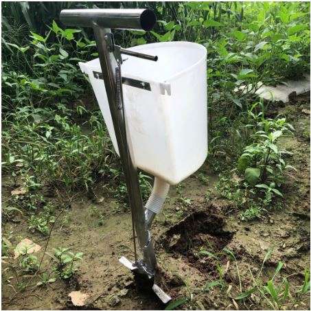 Shovel Fertilizer Applicator