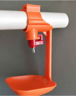 nipple drinker with cup