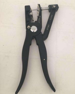 Ear Tag Applicator for Pigs, Cattle, Horses and Camels (Big Animals)